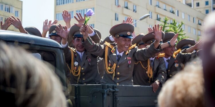 5.000 ton zware Noord-Koreaanse destroyer succesvol herlanceerd